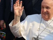 "Бог ни разчупва като хляб": Папата обясни какво се случва с нас, когато се молим