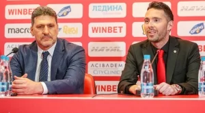 {{ otherArticle[0].article.title }}