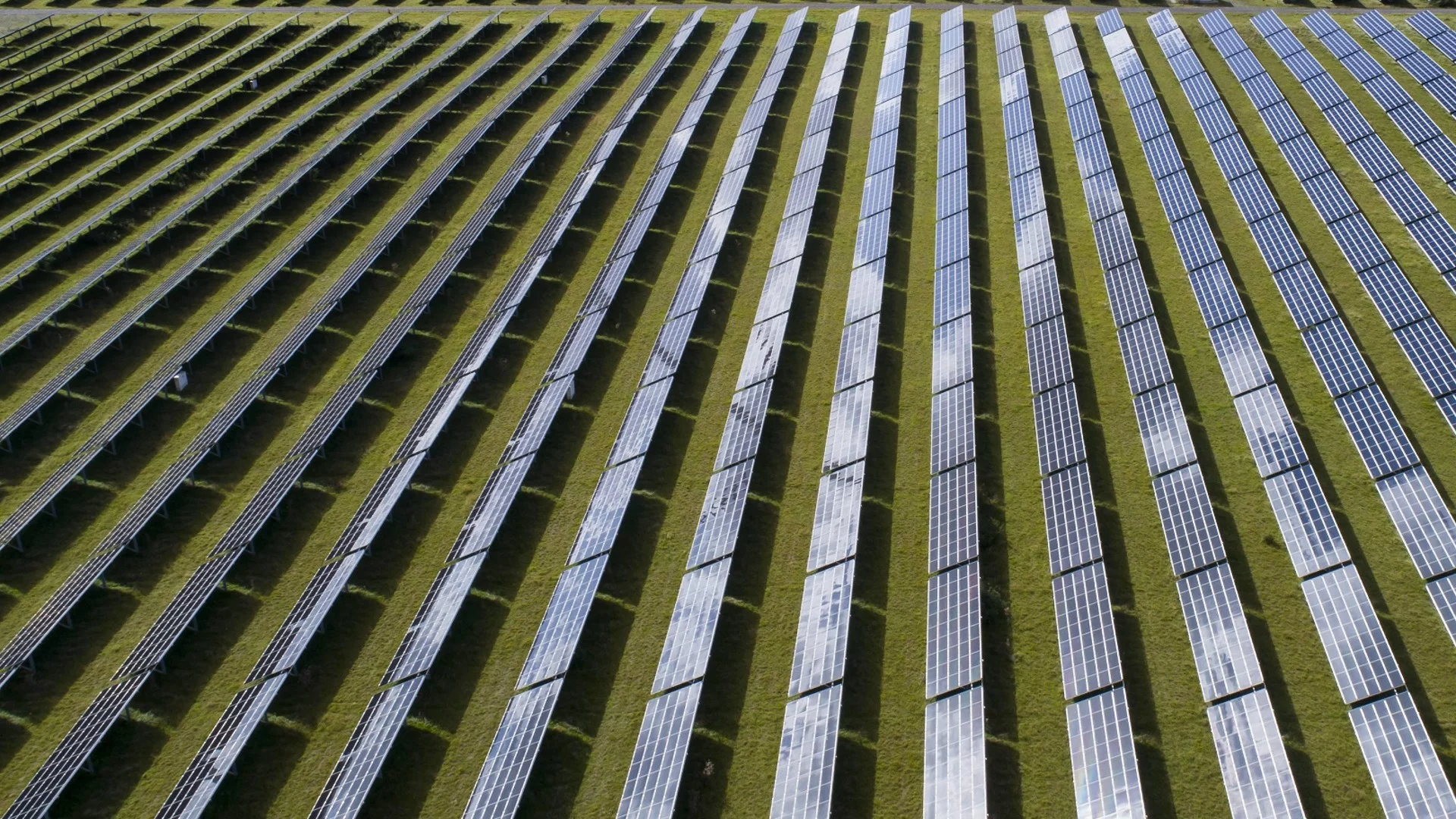 Заработи най-големият соларен парк в света 