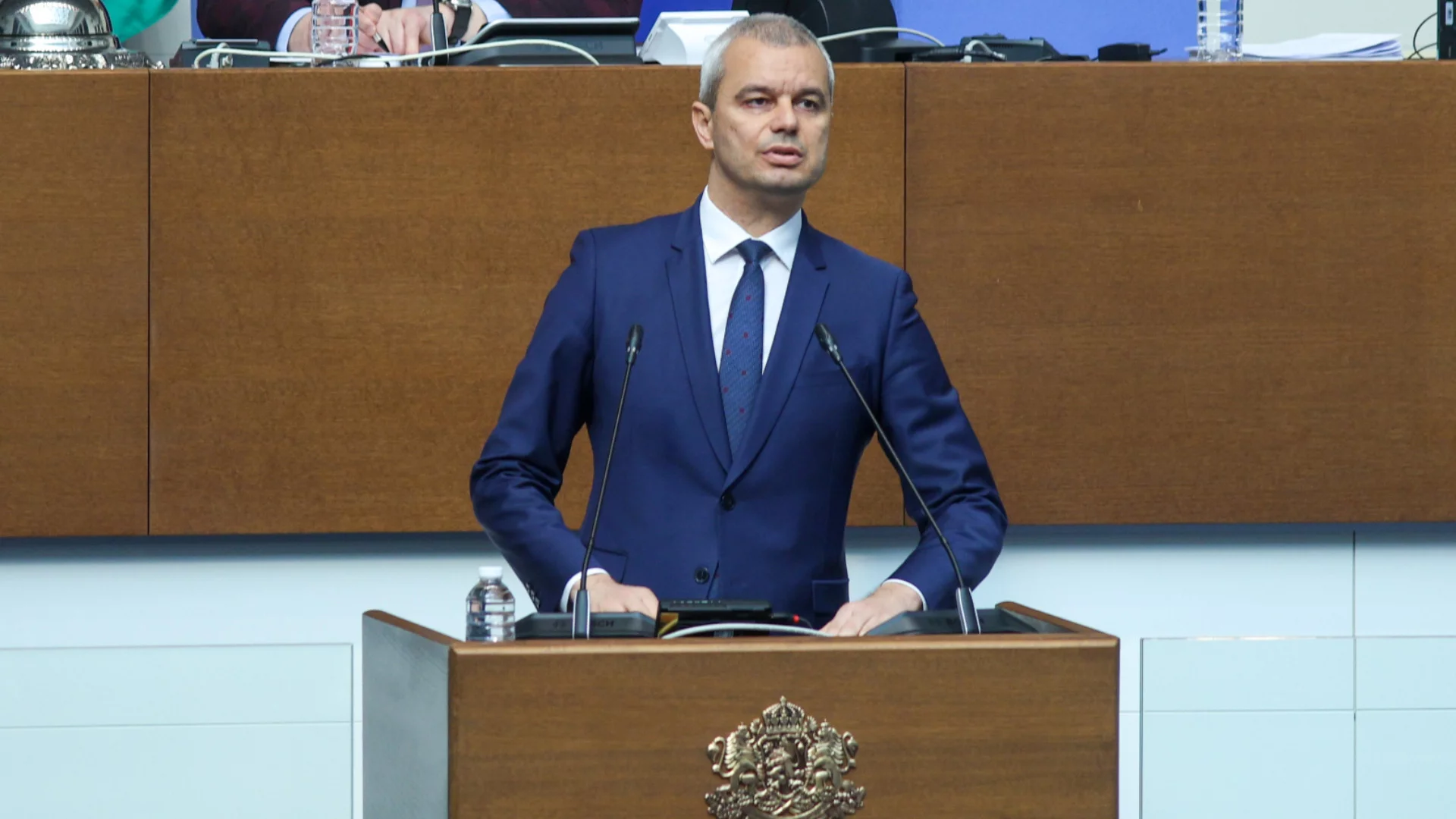 Костадин Костадинов като пате в кълчища пред Цънцарова: Руска пропаганда лъсна
