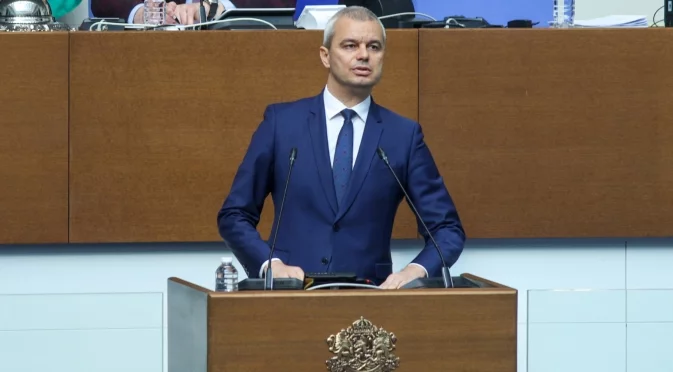 Костадин Костадинов като пате в кълчища пред Цънцарова: Руска пропаганда лъсна