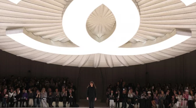 Chanel остана без творчески директор
