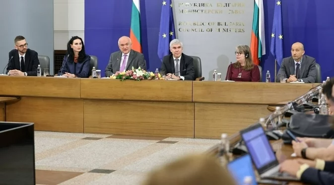 Малинов: Вертикалният газов коридор ще е ключов за спирането на транзита на руски газ 