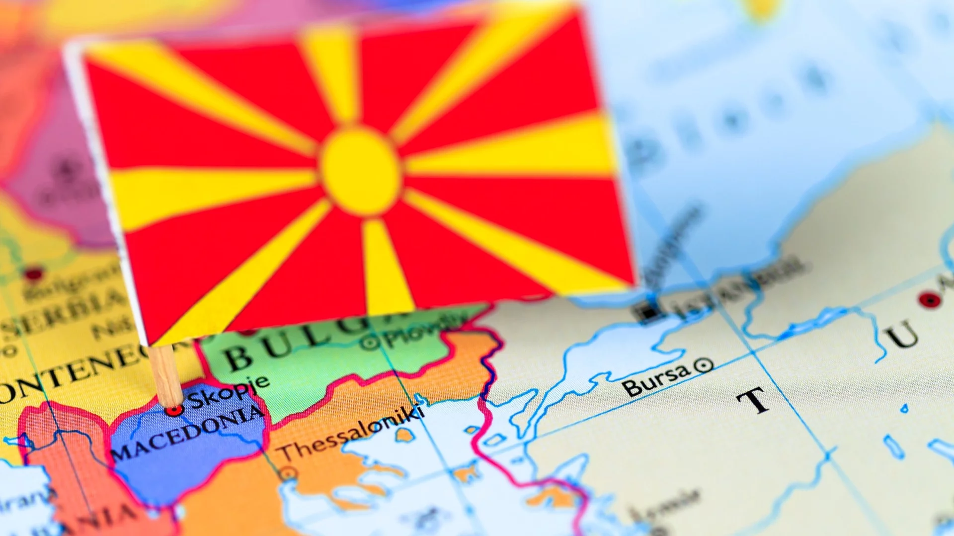 ЕС с пореден призив: Скопие да приеме конституционните промени