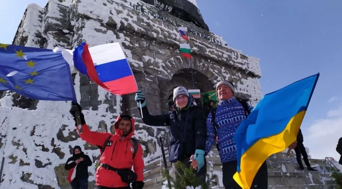 Турски анализ преди изборите: Разделена България между носталгията по Русия и омразата към СССР