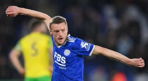 Лестър удължи контракта на Джейми Варди за още един сезон