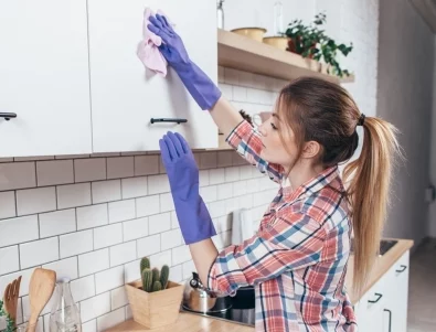 10 навика за почистване, които причиняват повече вреда, отколкото полза