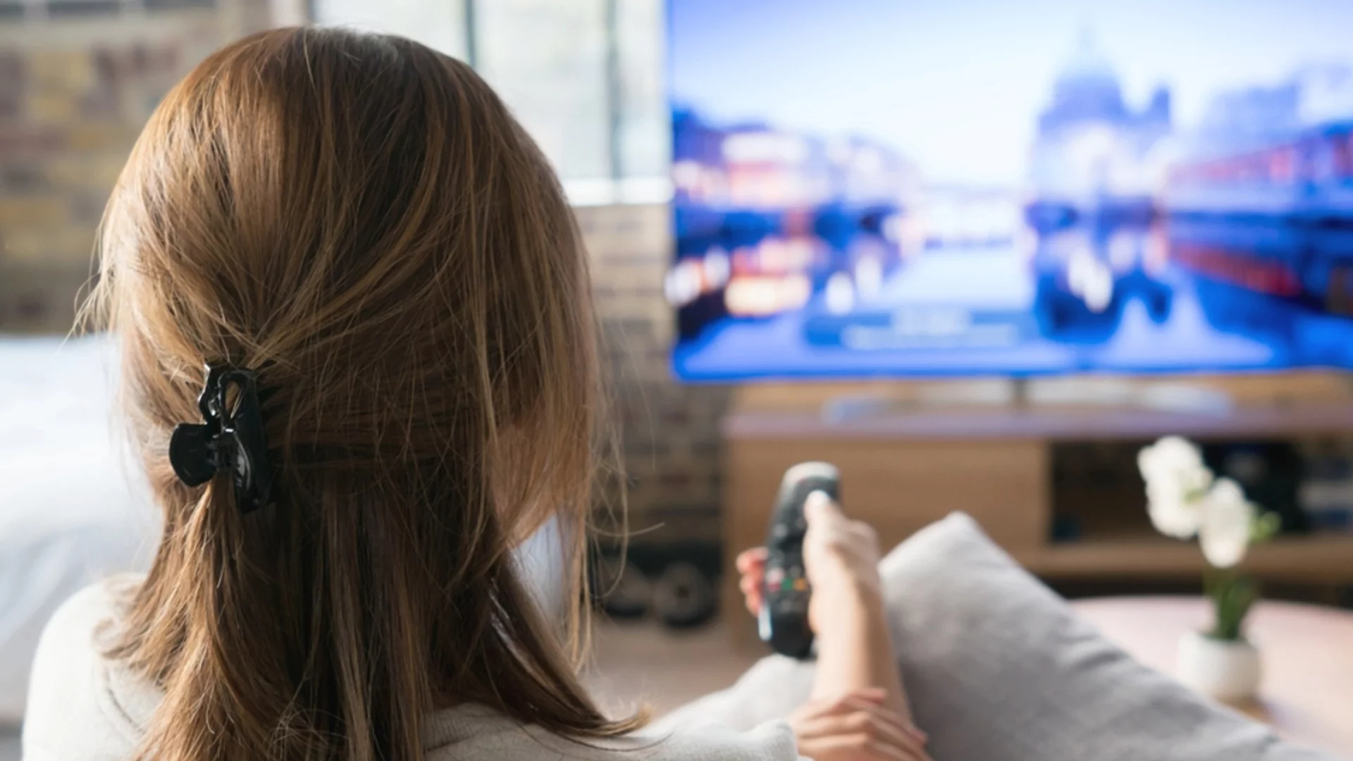 От какво разстояние е най-добре да се гледа телевизор?