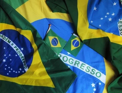 Само с кои 2 държави не граничи Бразилия в Южна Америка