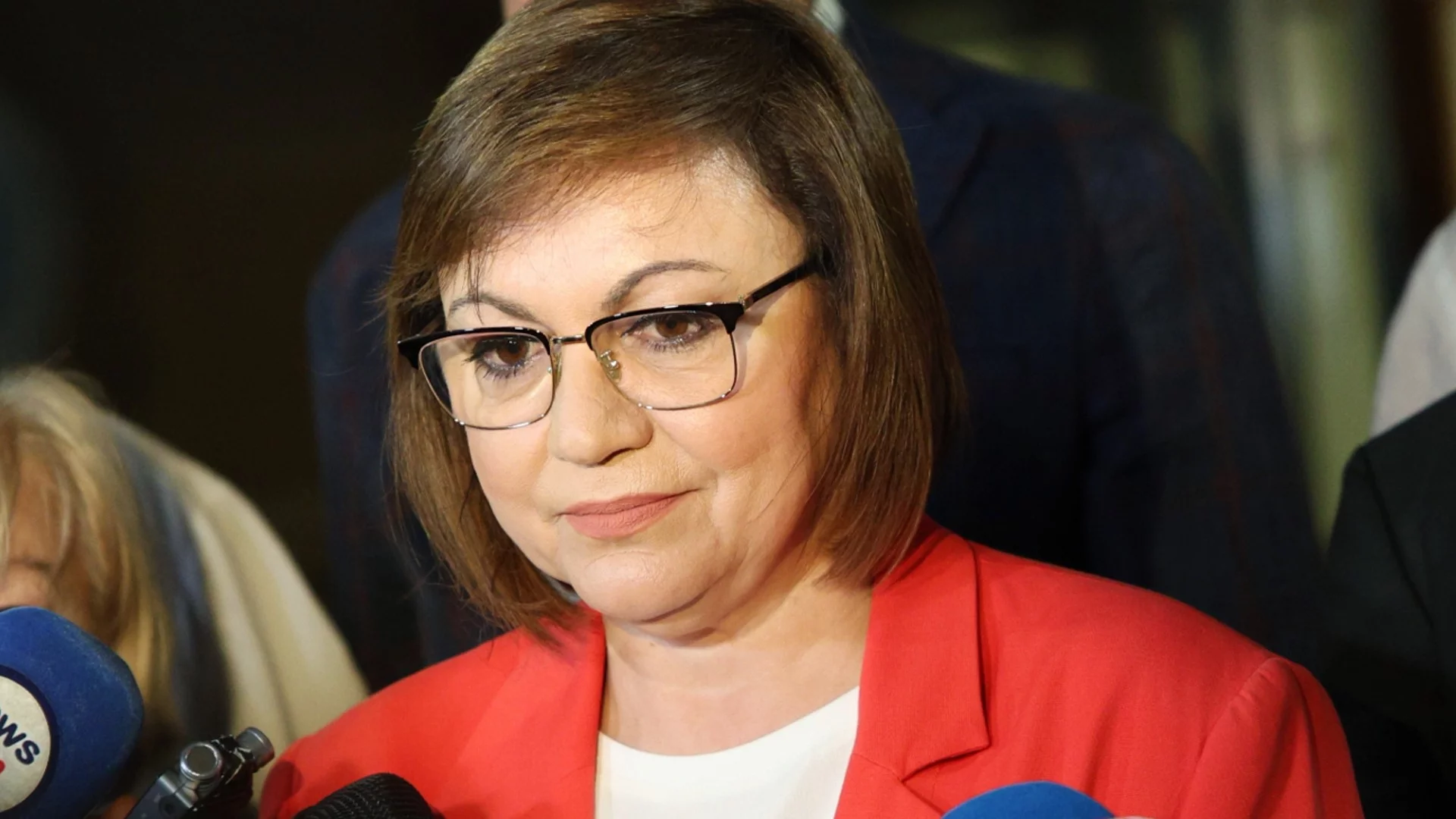 Нинова остава депутат, не каза ще се кандидатира ли пак за лидер на БСП