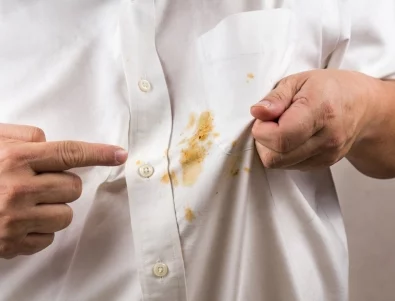 Жълти подмишници и кетчуп: 9 работещи начина за пране на бели дрехи