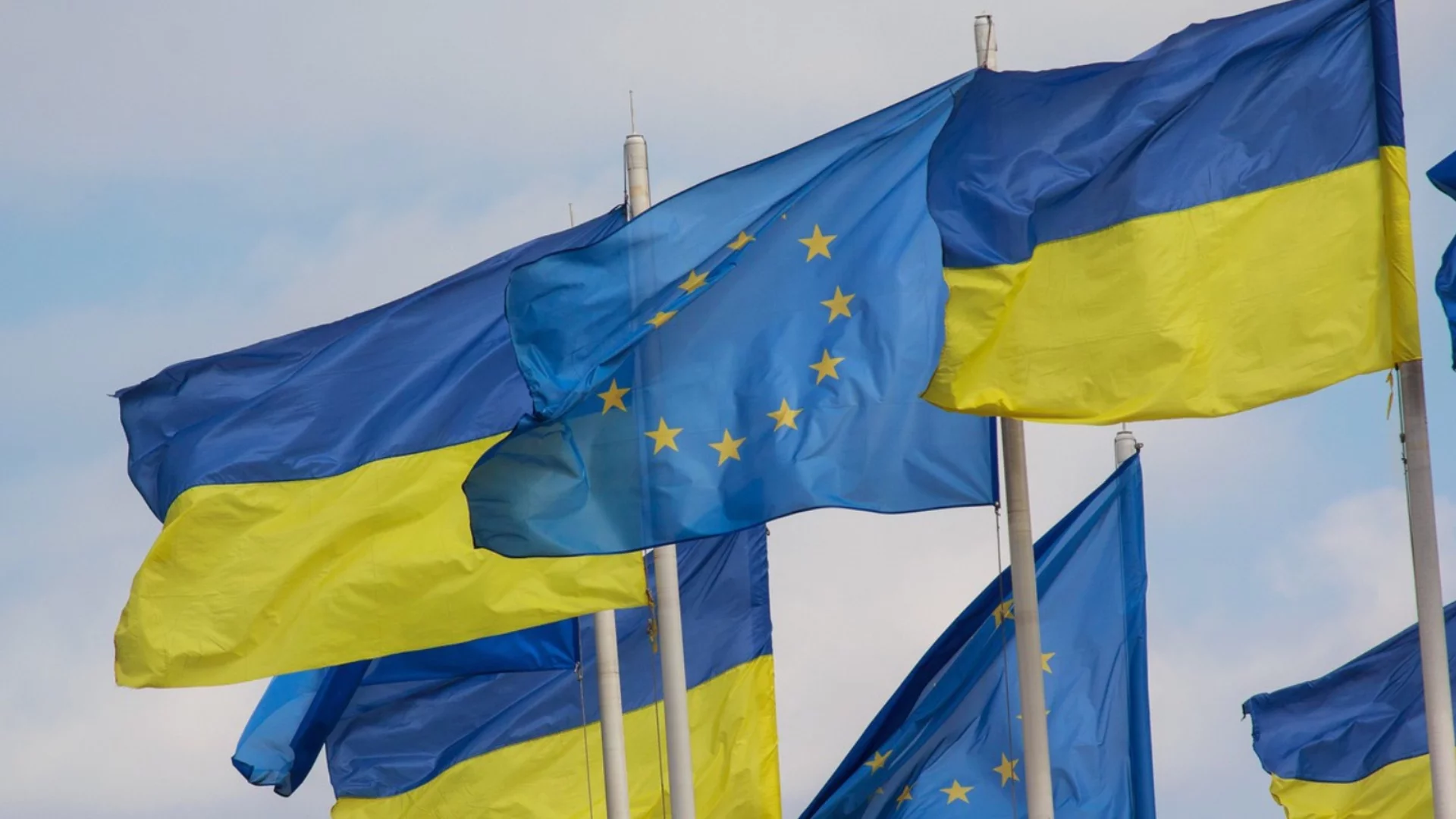 Анализ: Евроизборите водят до много неизвестни за бъдещето на Украйна