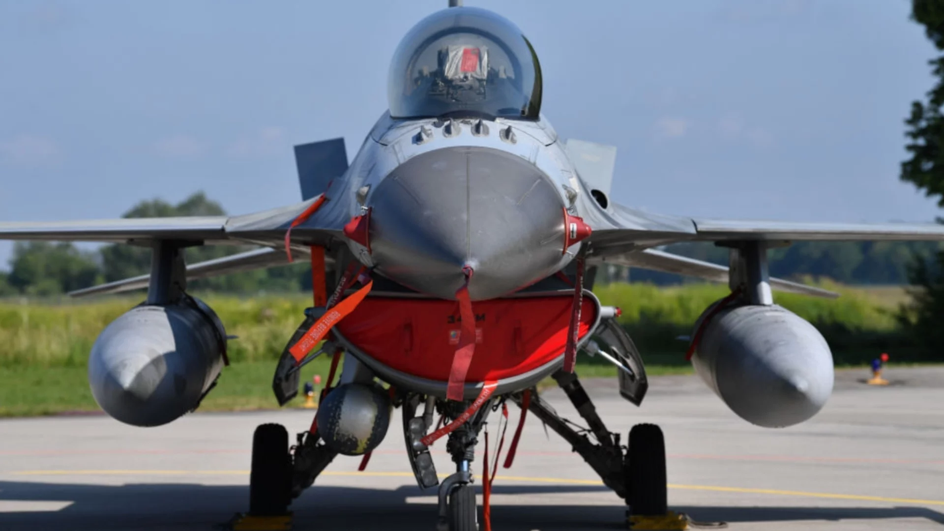 Заплахата F-16 за Русия е главно от Румъния: Трудно ще се оправим, анализира източник, близък до Путин 