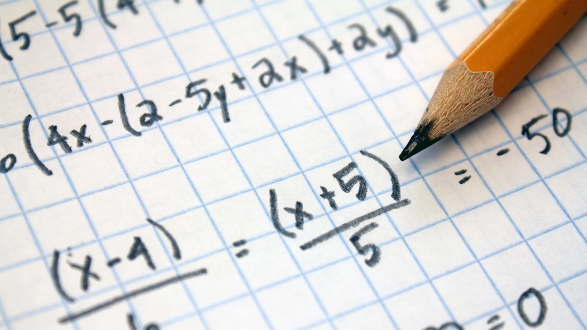 Десетокласниците се явяват на изпит по математика