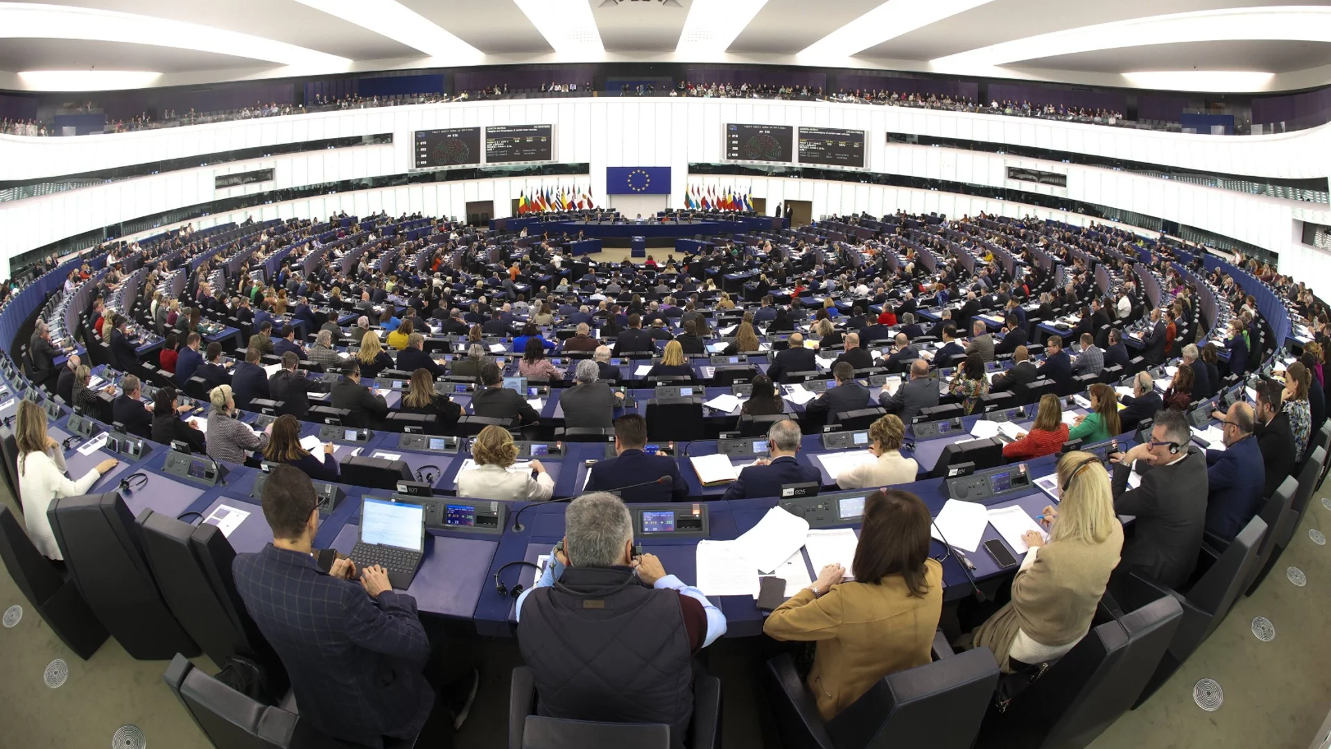Окончателно: Вижте кои са новите ни 17 евродепутати