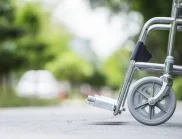След бой в парламента: Изведоха италиански депутат с инвалидна количка (ВИДЕО)