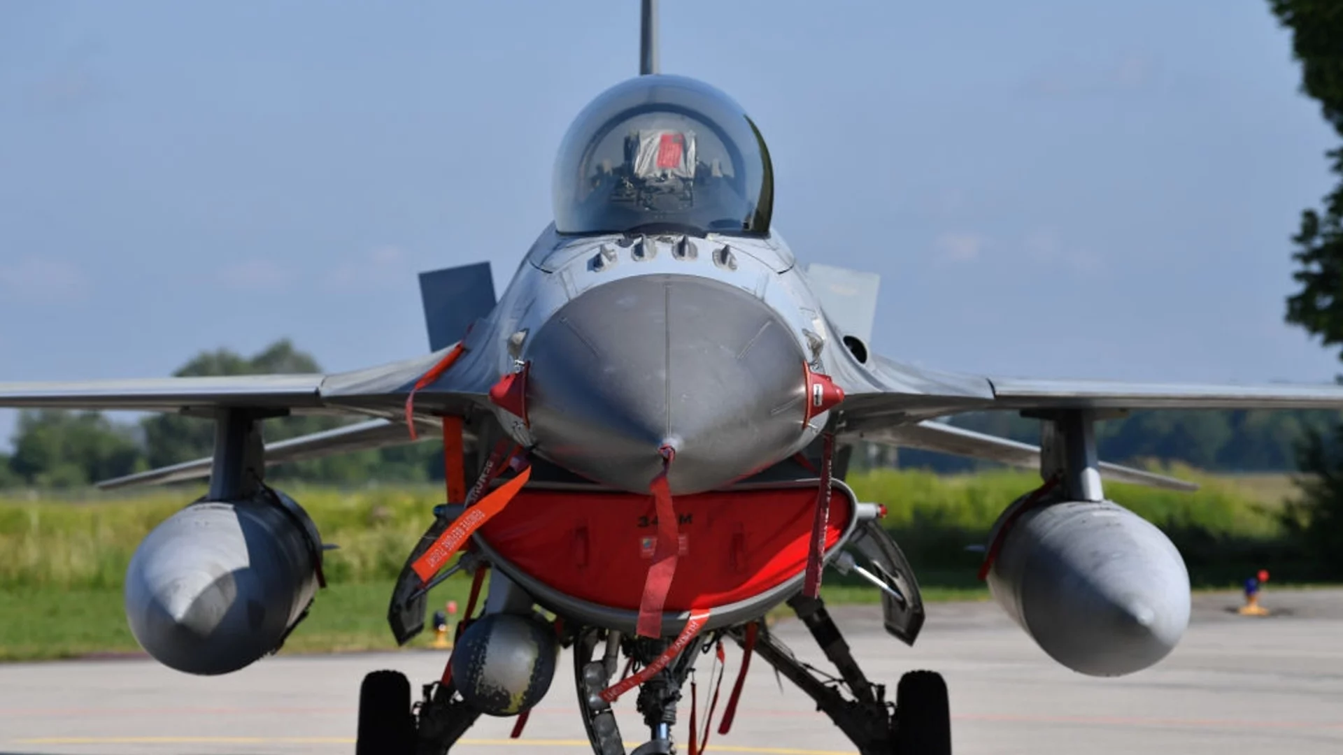 Турция и САЩ подписаха договора: Анкара купува изтребители F-16 