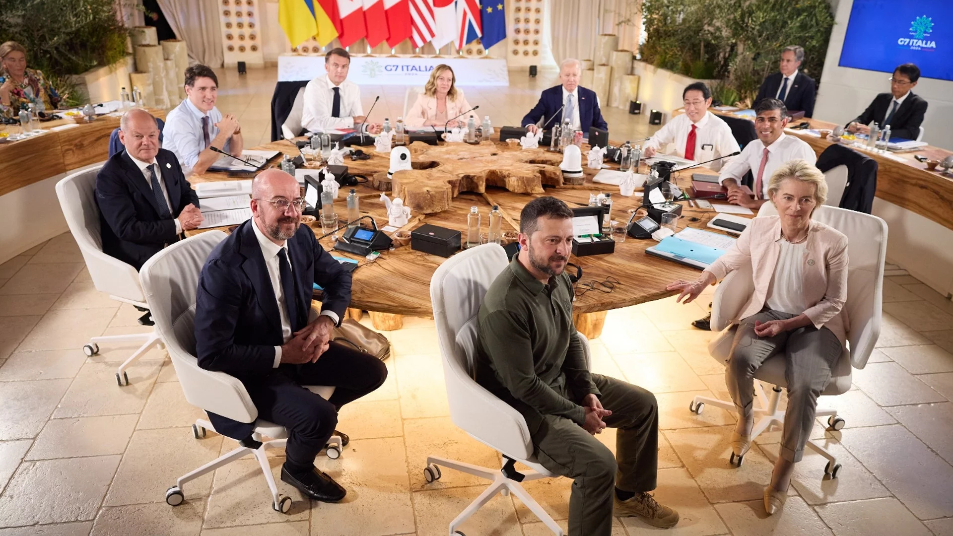 Зеленски от Г-7: Срещата на върха дава ясна подкрепа за Украйна, международното право и справедливия мир (СНИМКИ)