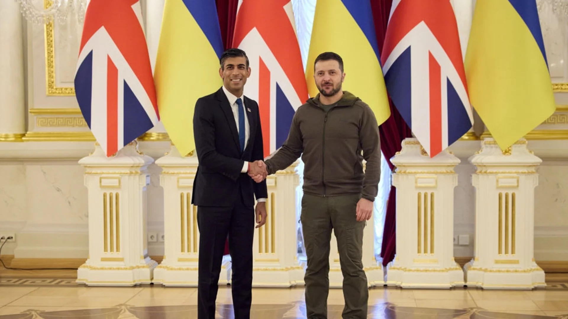 Лондон със стотици милиони помощ за Украйна и призив: "Русия да плати за щетите"