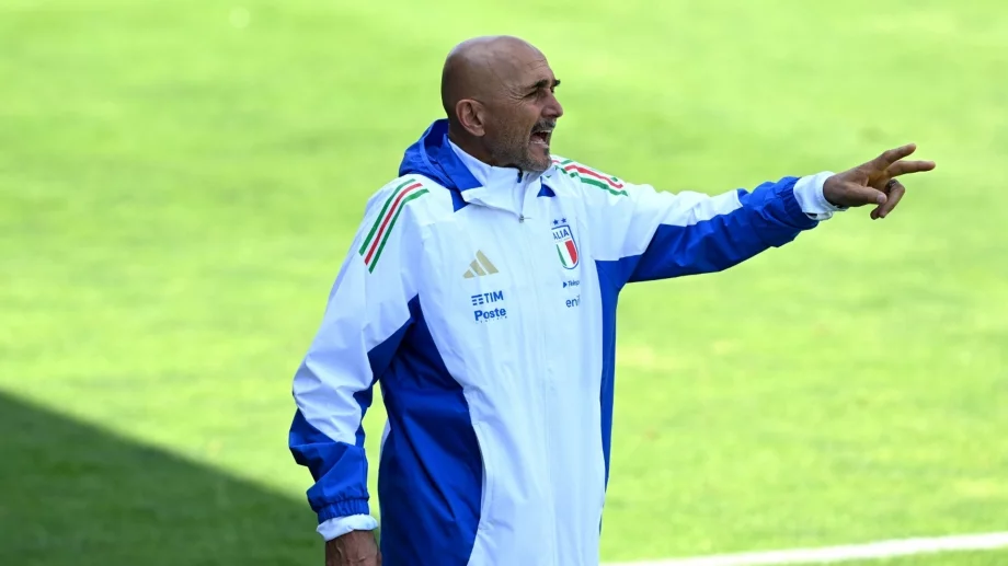 Без телефони и малко смях: Спалети въвел строги правила в тима на Италия?
