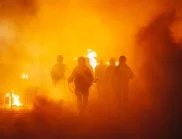 Голям пожар бушува в товарната зона на летището в Брюксел (СНИМКА)