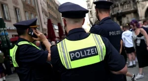 Европейското първенство е като бойно поле: Меле между сърби, англичани и албанци - летят столове и маси (ВИДЕО)