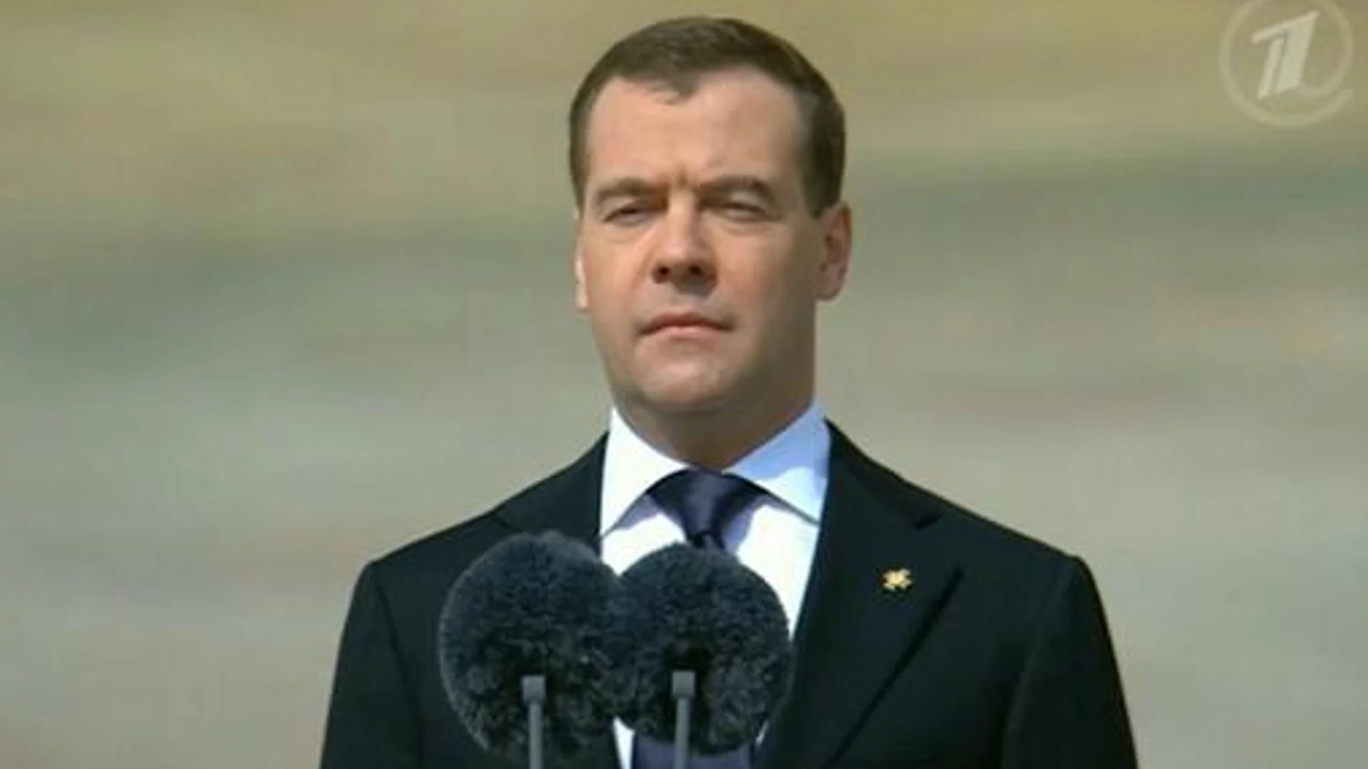 Медведев нарече срещата в Швейцария "паноптикум", намеси Кафка и Оруел