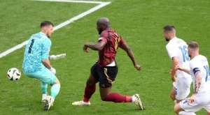 В кошмарна вечер за Лукаку! Фаворитът Белгия се сгромоляса срещу Словакия в първия си мач на Европейското (ВИДЕО)