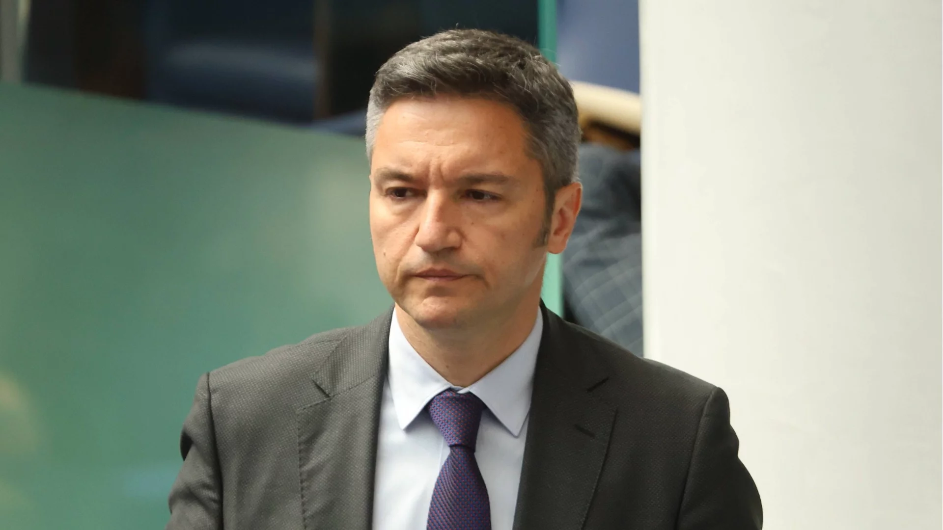 Вигенин: След оставката на Нинова трябва да успокоим партията