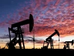 Цените на петрола пордължават в необичайна посока заради търсенето 