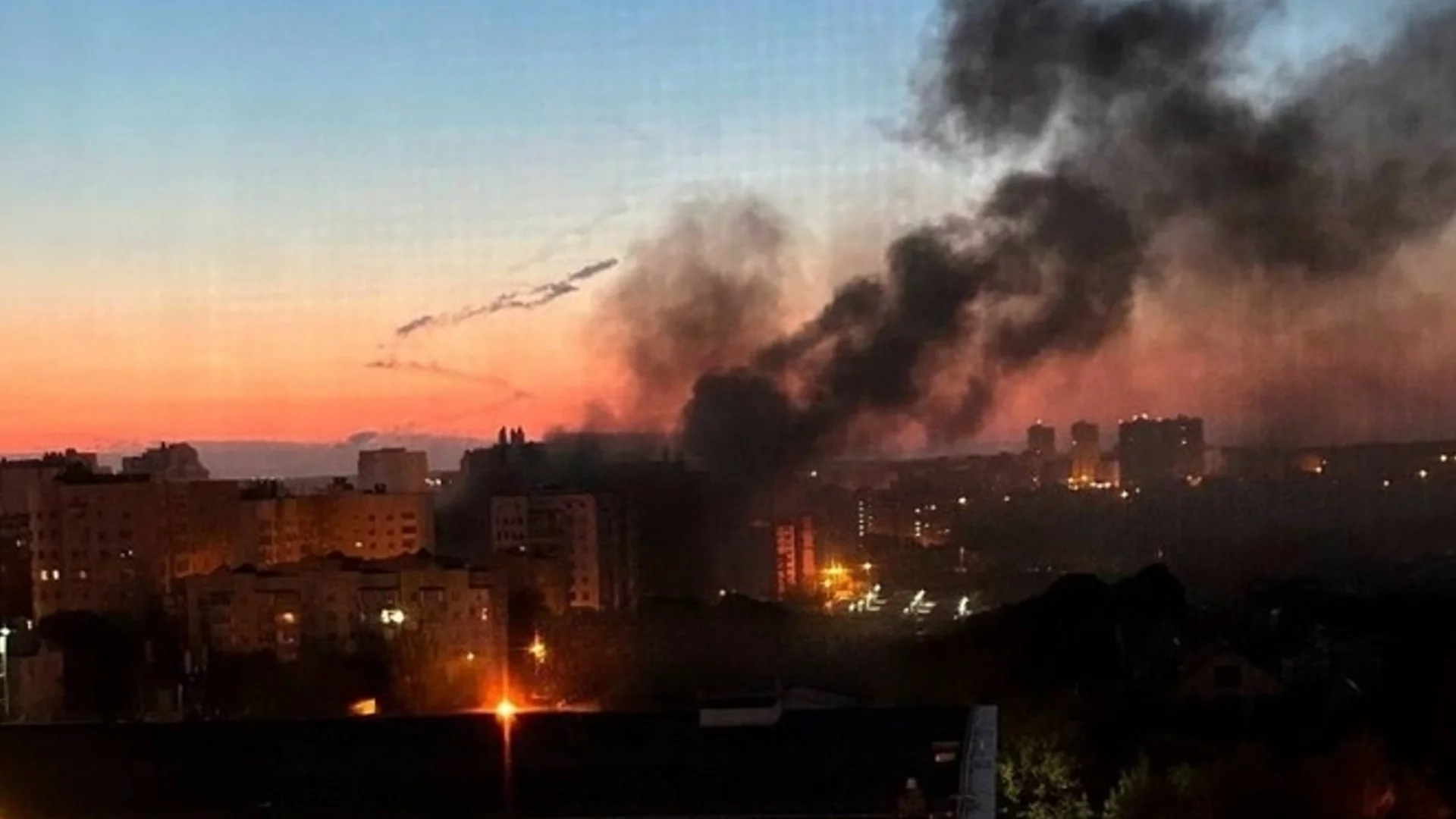 Пожар в Белгород: Украйна подпали склад за боеприпаси? (ВИДЕО)