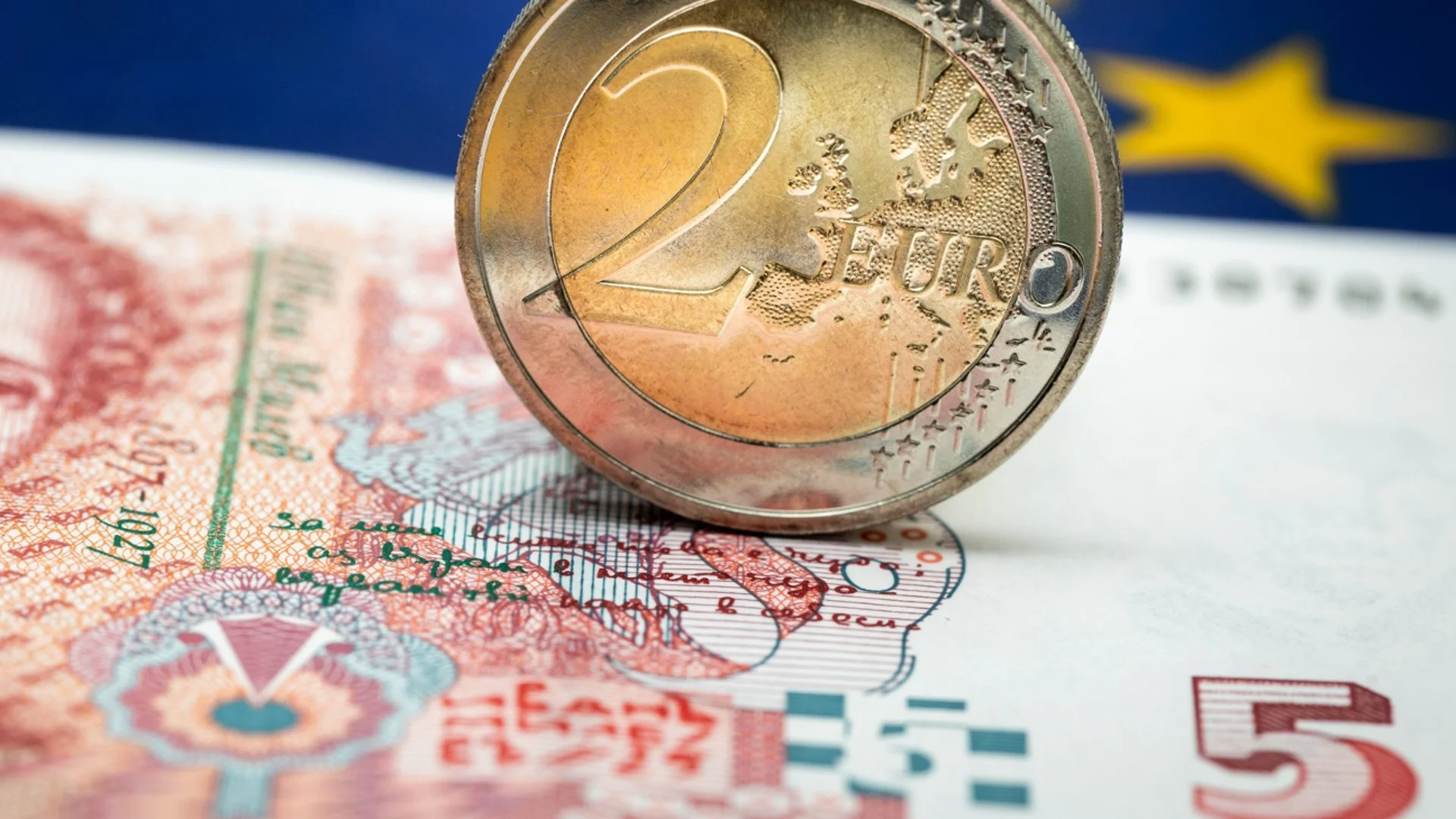 Бизнесът иска от половин до една година подготовка за приемане на еврото