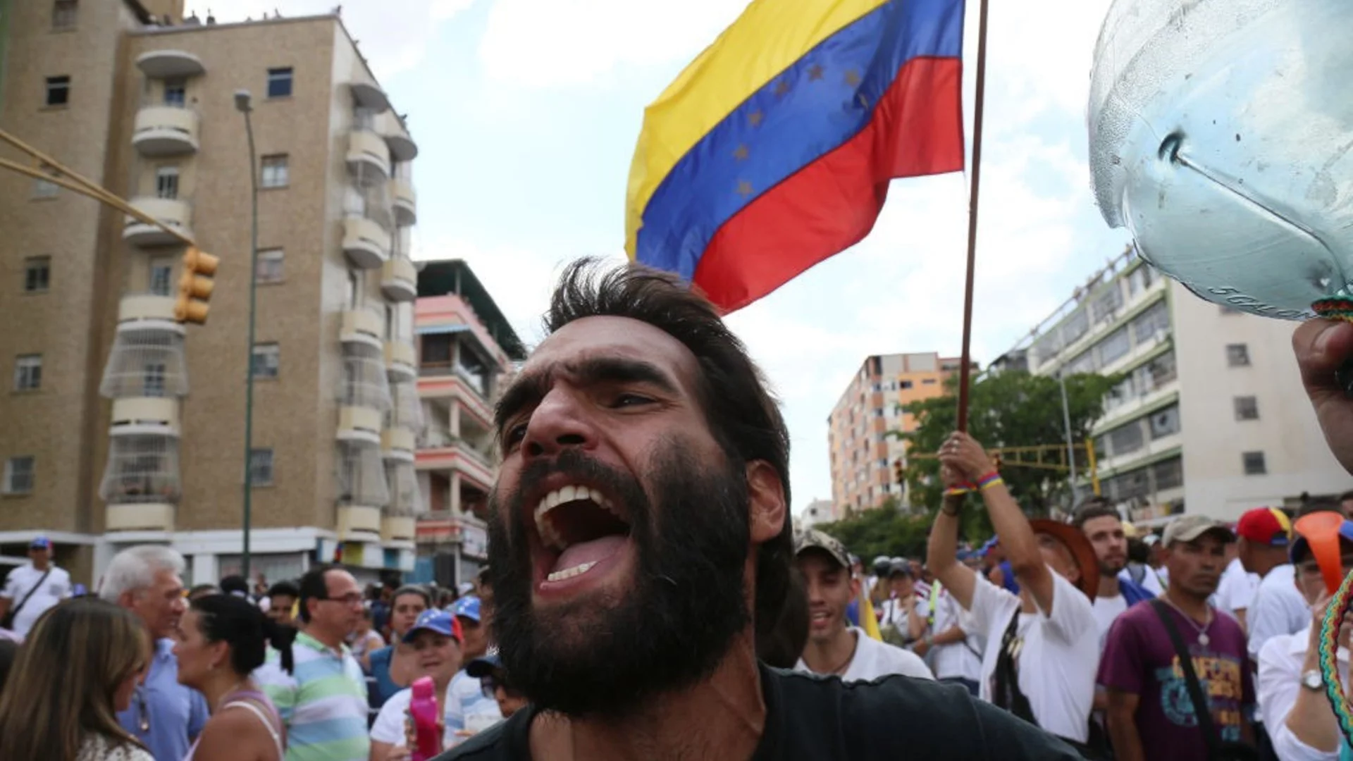 Задържаха четирима активисти във Венецуела