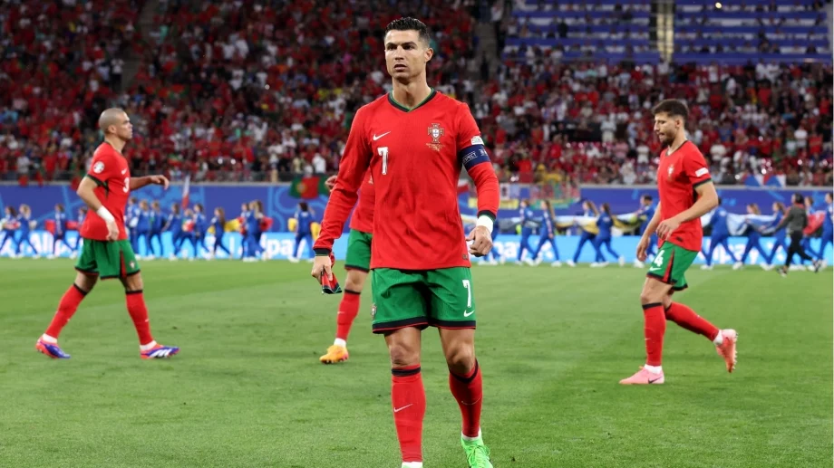 ВИДЕО: Реакцията на Кристиано Роналдо спрямо героя за Португалия на Европейското по футбол: Никой не говори за това
