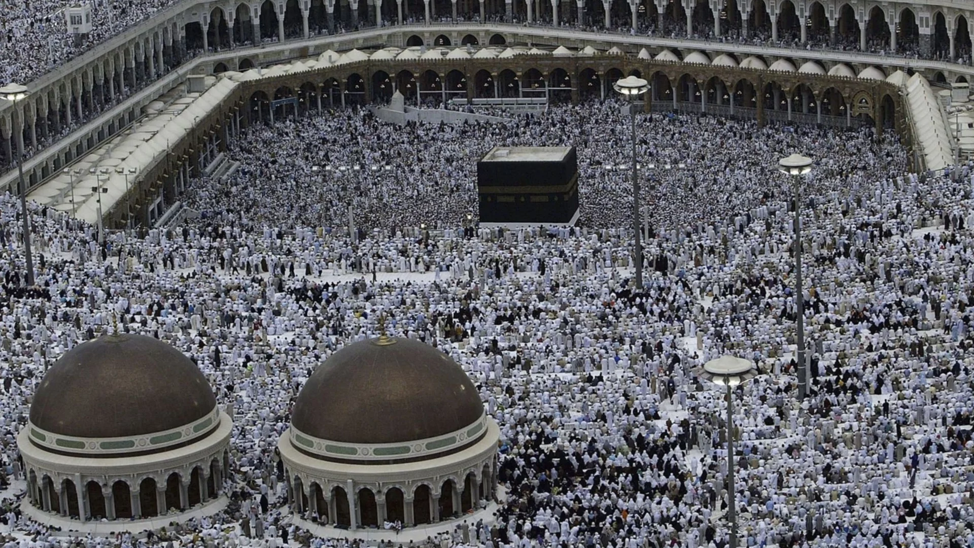 Жертвите на горещините в Мека надхвърлиха 1000