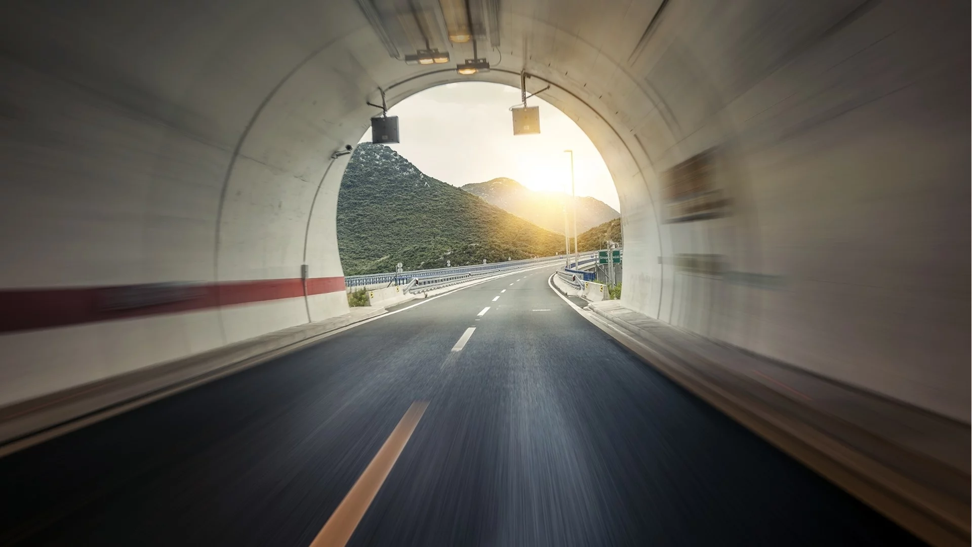 Най-дългият автомобилен и жп тунел в света ще свърже две държави в Европа 