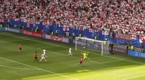 Фрапантният пропуск, който можеше да обърка сметките в една от групите на Европейското по футбол (ВИДЕО)