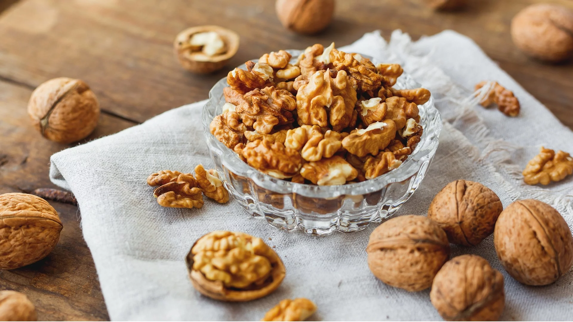Изследователи: Яжте повече орехи и може да намали риска от диабет наполовина