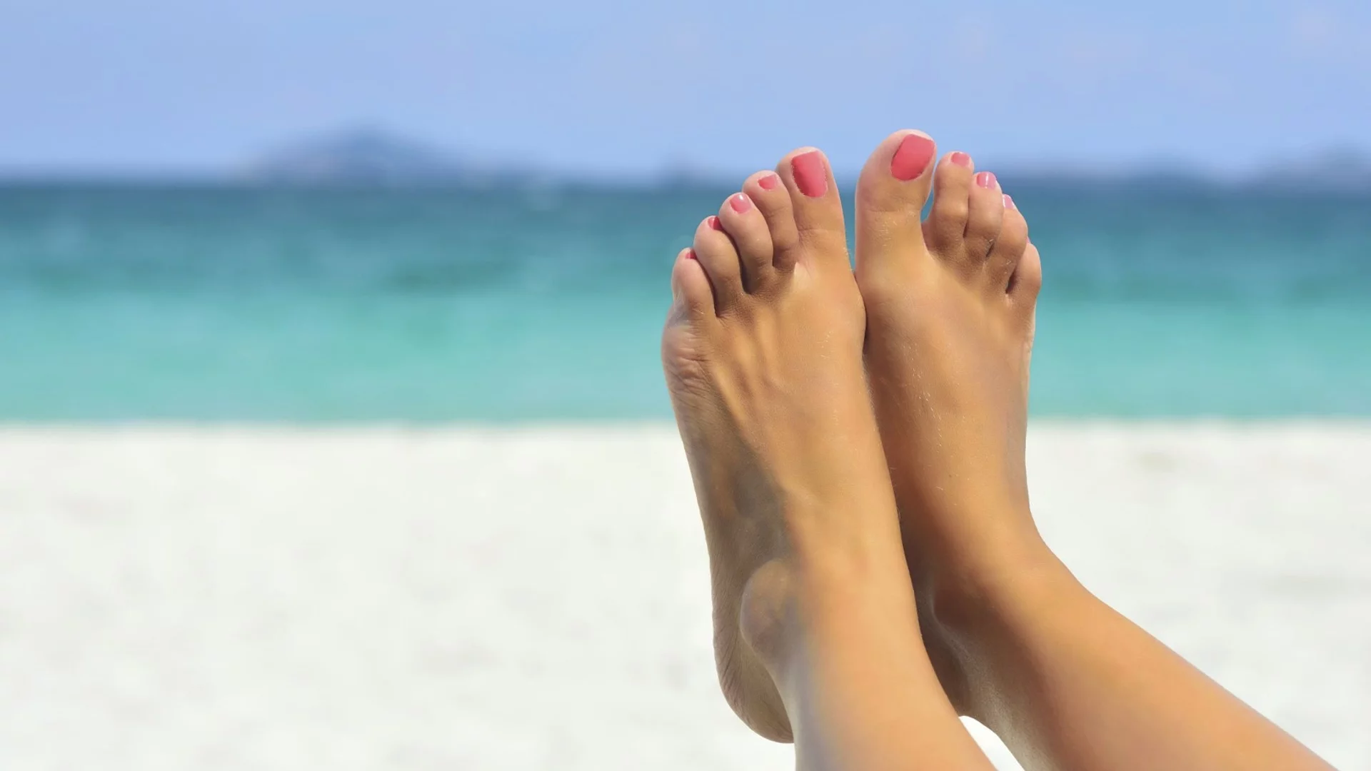 Подуване на краката от жегата: Най-добрите начини да го избегнете