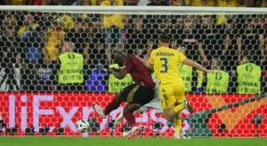 Абсолютен карък: Няма да повярвате коя част на тялото на Лукаку беше в засада при отменения гол (СНИМКА)