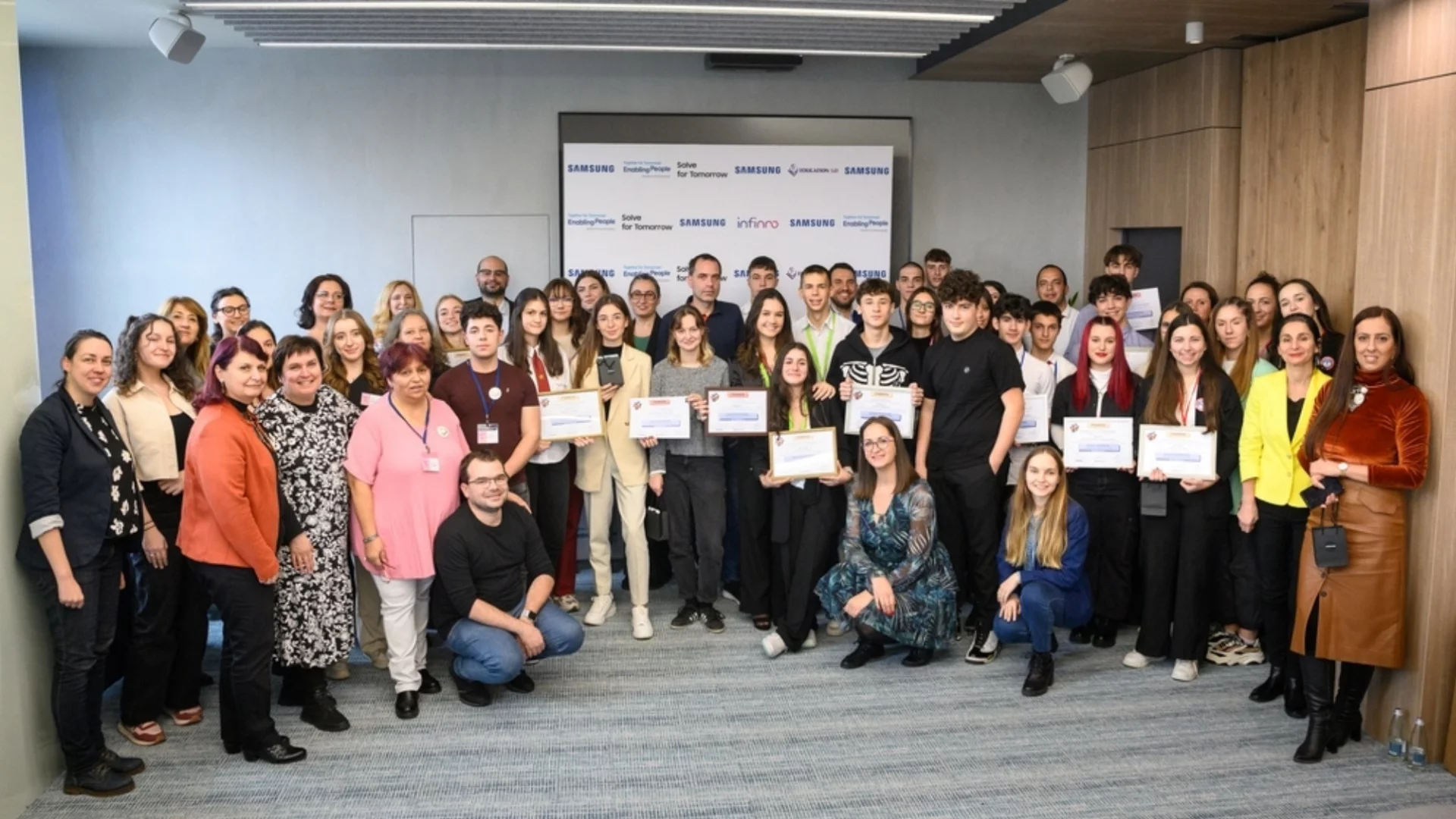 Решения за бъдеще: Как Samsung насърчава младите умове на България