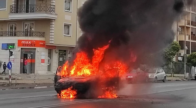 Кола се запали в Брегово