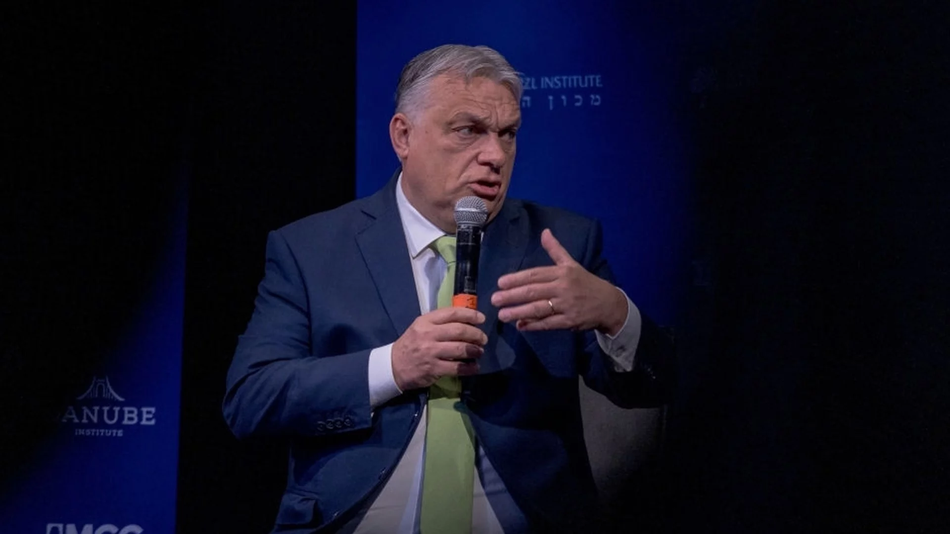 Пари от Путин за Украйна: ЕС ще финтира Орбан, обяви два транша