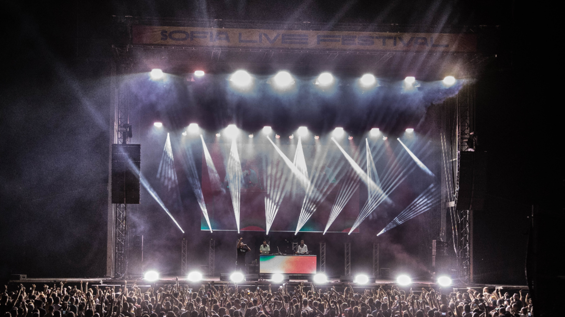 ATMOSPHERE закриха Sofia Live Festival с взривяващ сет (СНИМКИ ...