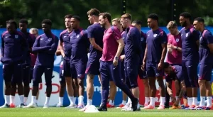 Фини сметки: Англия може безпроблемно да влезе в топ 4, но и да си тръгне рано-рано