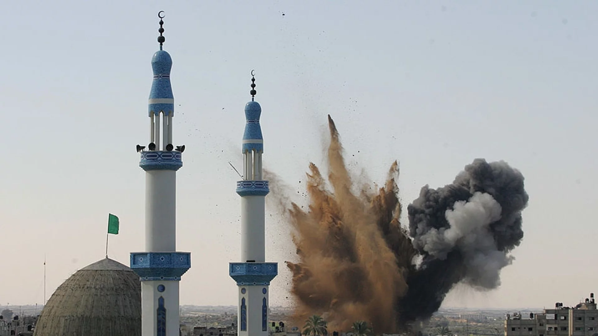 Израел обстрелва северната и южната част на Газа, има жертви