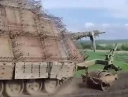 Танк "Къщичката на Баба Яга": Руските нововъведения при танковете не спират (ВИДЕА и СНИМКИ)