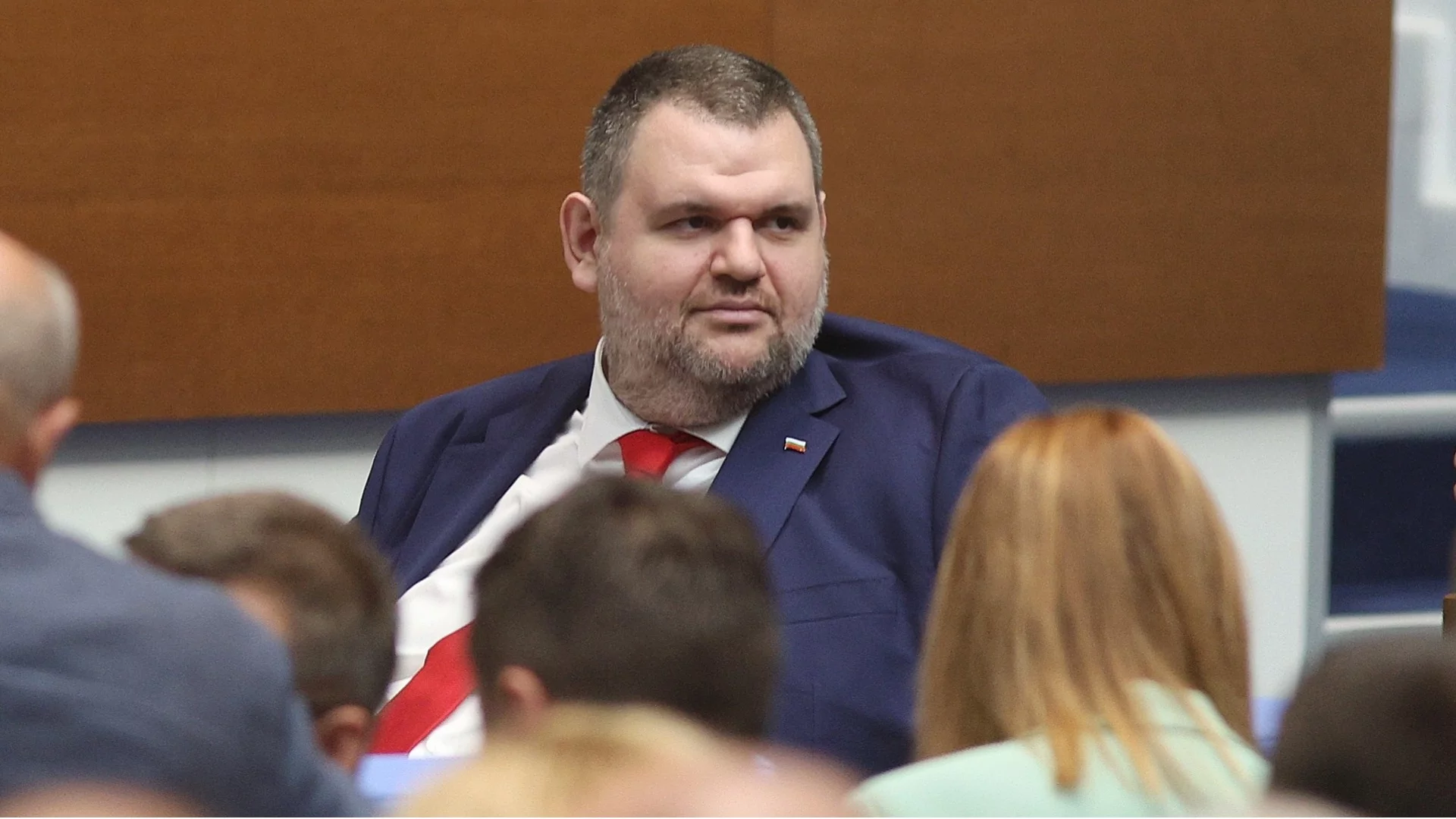 ДПС изключи депутатка от групата си - подозират връзки с арестувания Сали Табаков (СНИМКА)