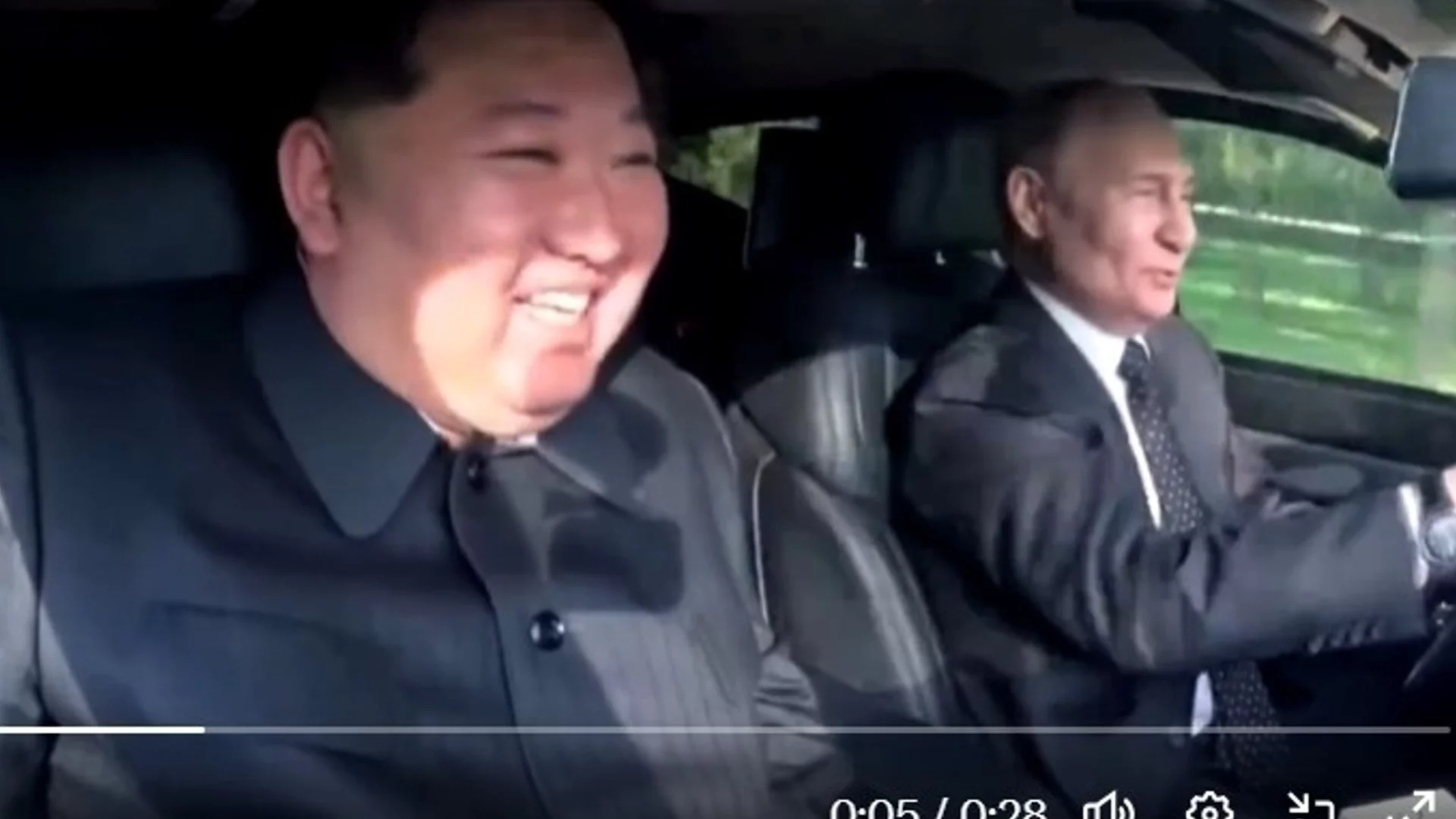 Гаф или намек: Колата, подарена от Путин на Ким Чен Ун, била с части от Южна Корея (СНИМКА)