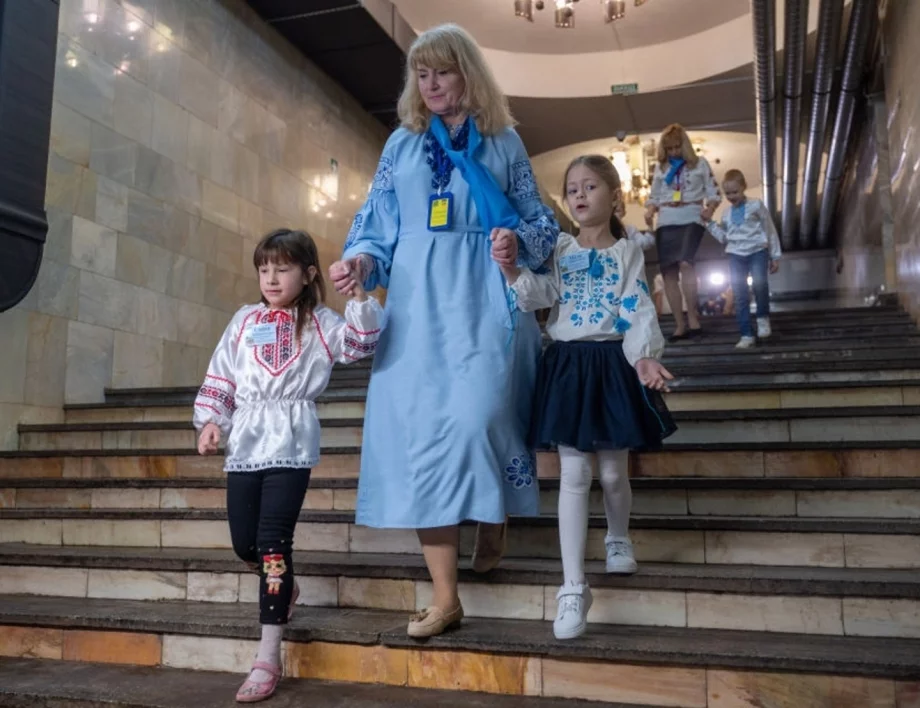 Министър към посланика на Киев: България пази украинските деца, обсъждаме да почиват по Черноморието